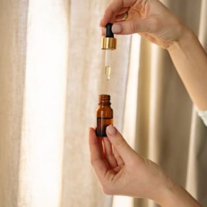 Can You Use Eye Drops With Contacts