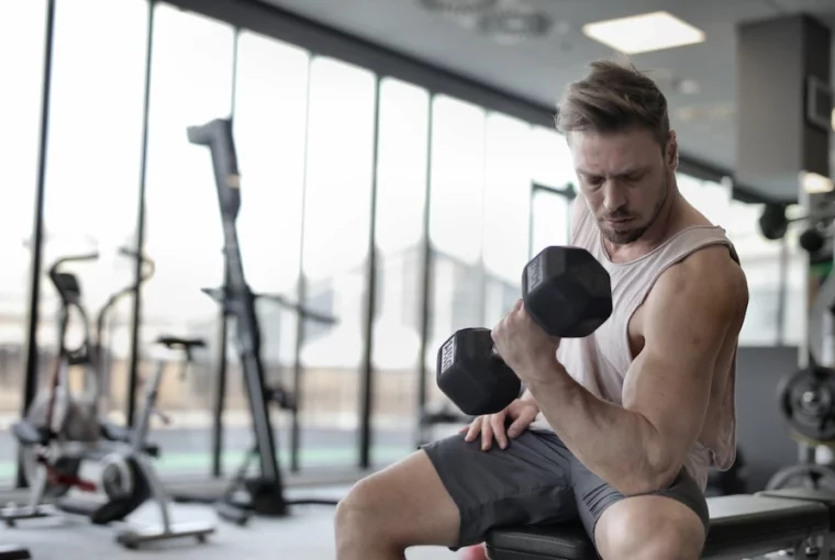 The Pros & Cons Of Working Biceps & Triceps On The Same Day