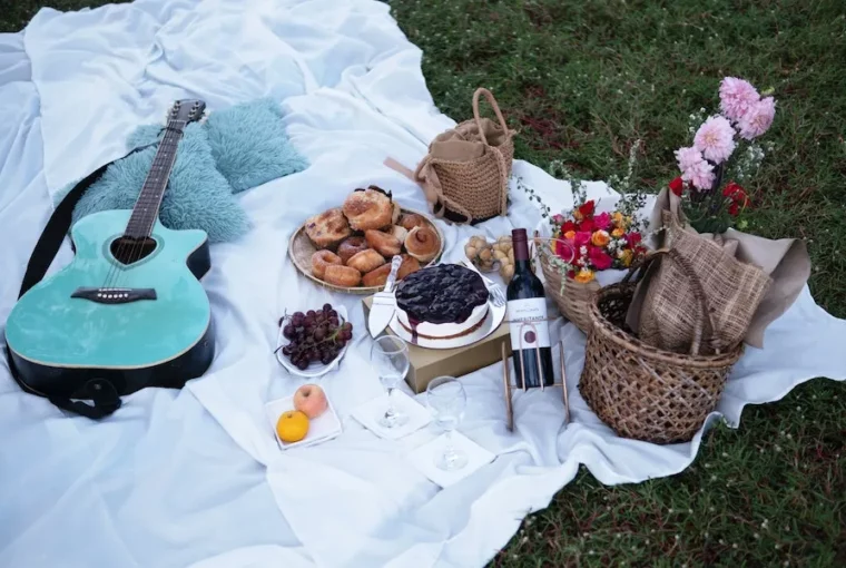 The Perfect Picnic Blanket Setup